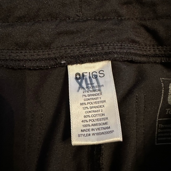 FIGS Scrub - Picture 7 of 7